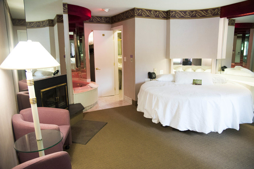 Pocono Palace Resort East Stroudsburg Extérieur photo